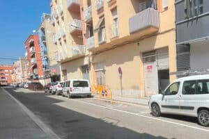 Imatge exterior del nou local que acollirà les parades del mercat de Vilanova de forma provisional