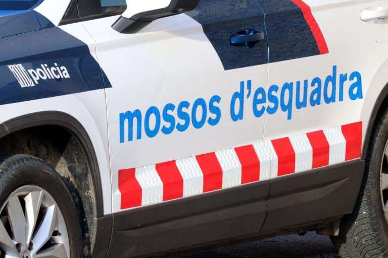 Lateral d'un cotxe dels Mossos d'Esquadra.